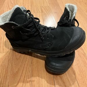 Palladium Insulated Boots Size 9.0 M
